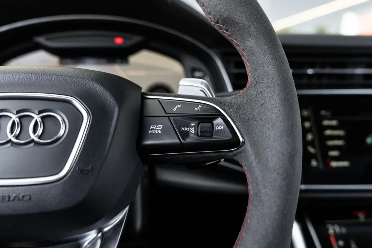 RS 4.0 TFSI quattro Standkachel Keramisch Massage