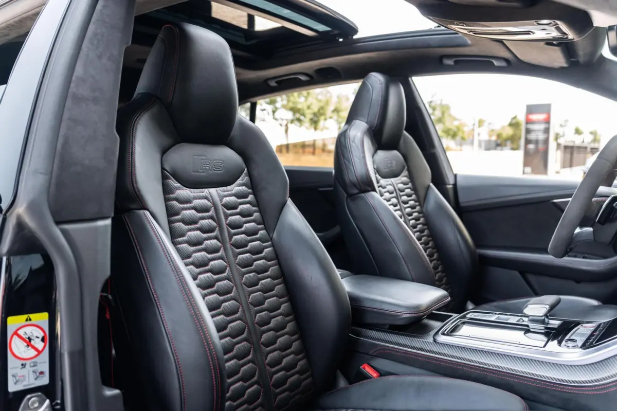 RS 4.0 TFSI quattro Standkachel Keramisch Massage