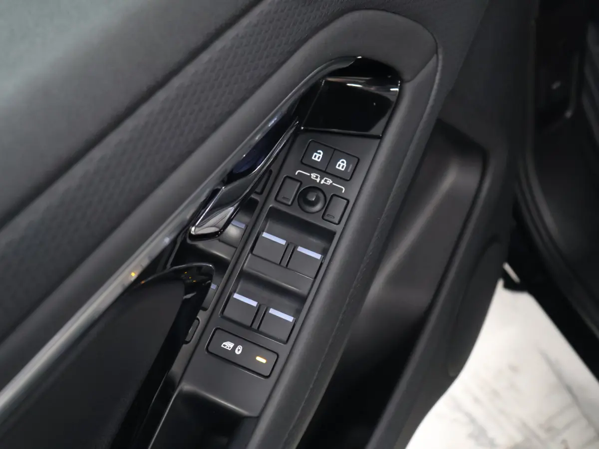 1.5 P300e AWD Bronze Collection [SOH 92%, MERIDIAN, MEMORY SEATS, STOELVERWARMING, APPLE CARPLAY, ANDROID, CAMERA, CLEAR SIGHT SPIEGEL, VOL LEDER, DIGITAL DASH, PDC V+A, CRUISE CONTROL, GROO