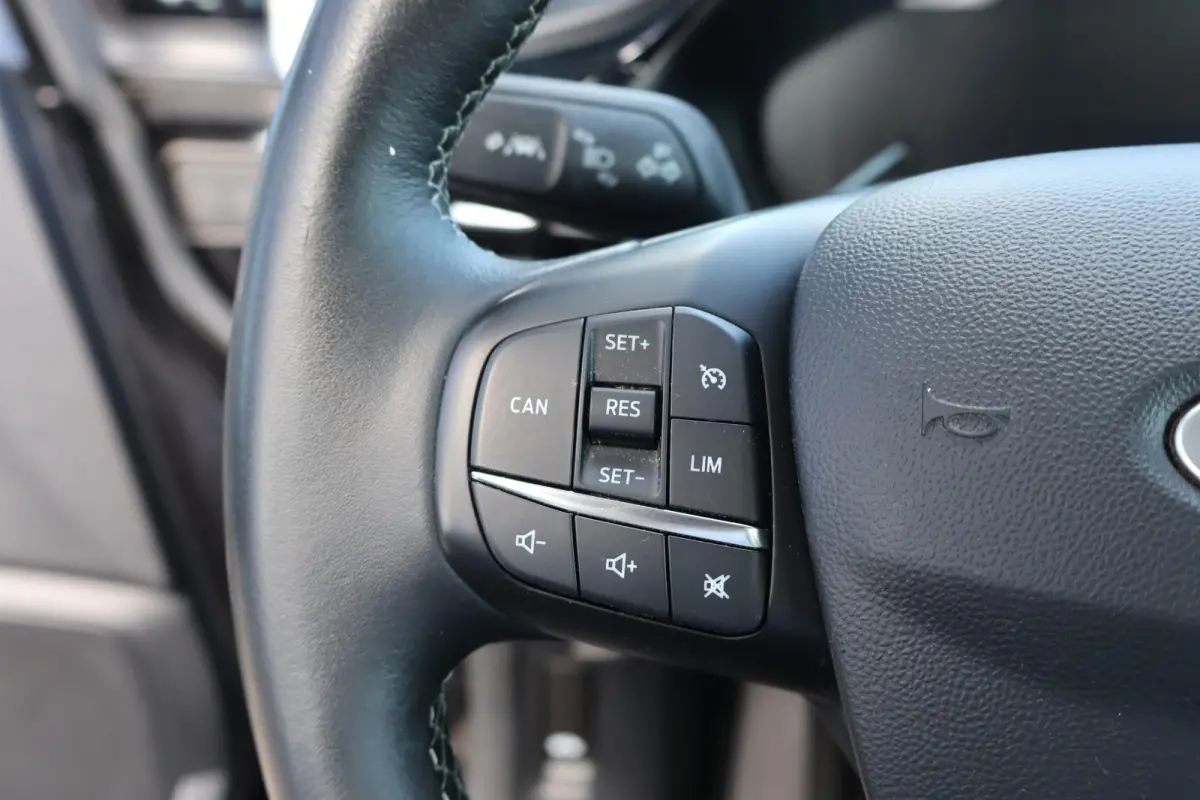 1.0 EcoBoost Titanium X | Cruise Control | B&O | Keyless Entry | Climate Control | Navigatie | Draadloos opladen |