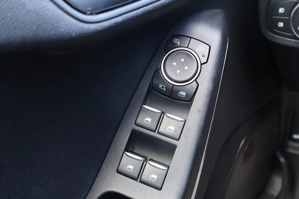 1.0 EcoBoost Titanium X | Cruise Control | B&O | Keyless Entry | Climate Control | Navigatie | Draadloos opladen |