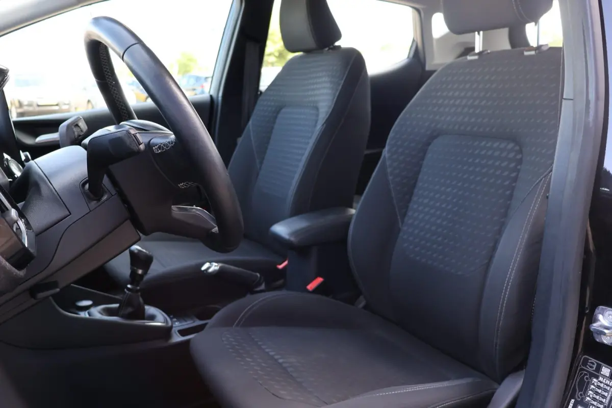 1.0 EcoBoost Titanium X | Cruise Control | B&O | Keyless Entry | Climate Control | Navigatie | Draadloos opladen |