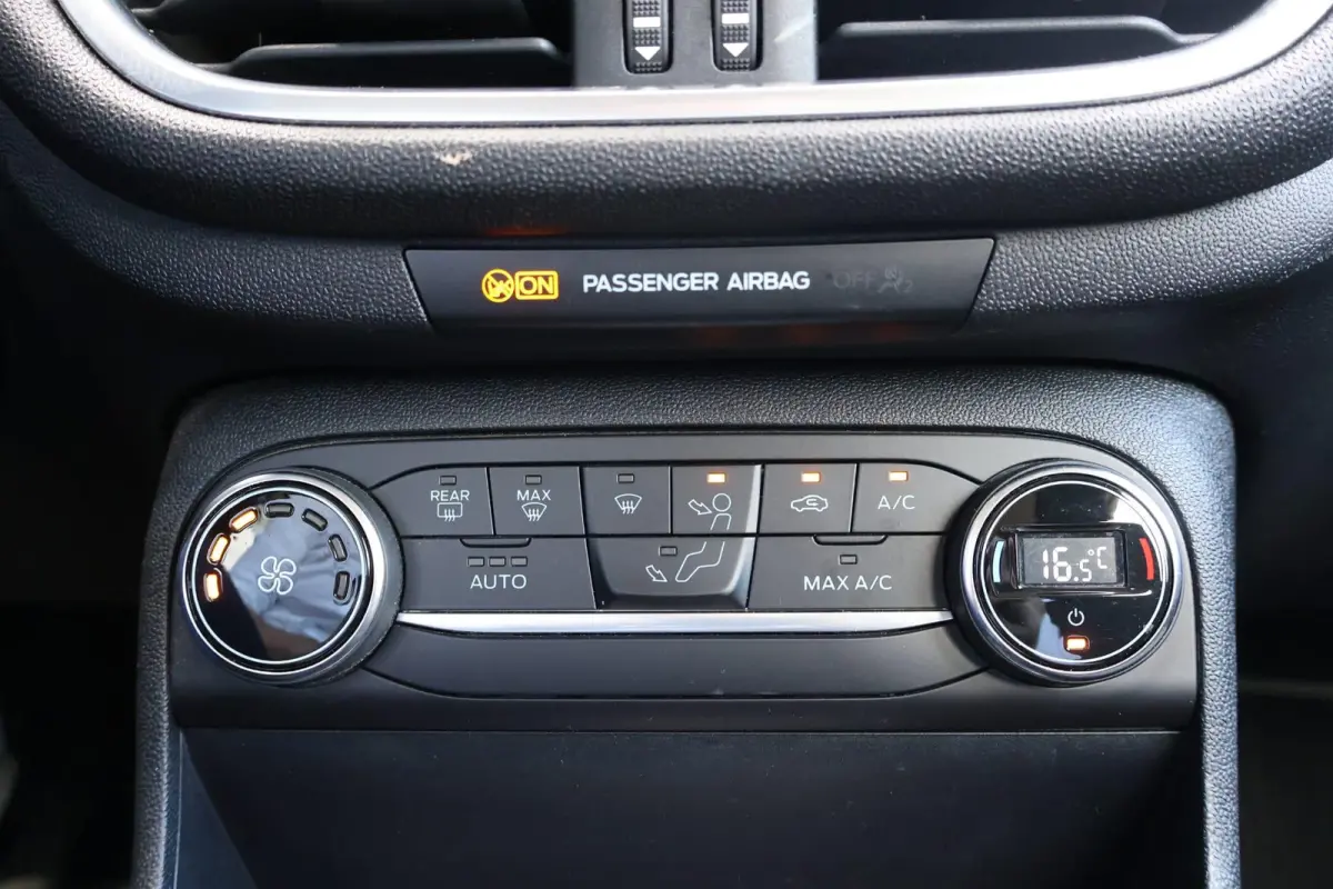 1.0 EcoBoost Titanium X | Cruise Control | B&O | Keyless Entry | Climate Control | Navigatie | Draadloos opladen |