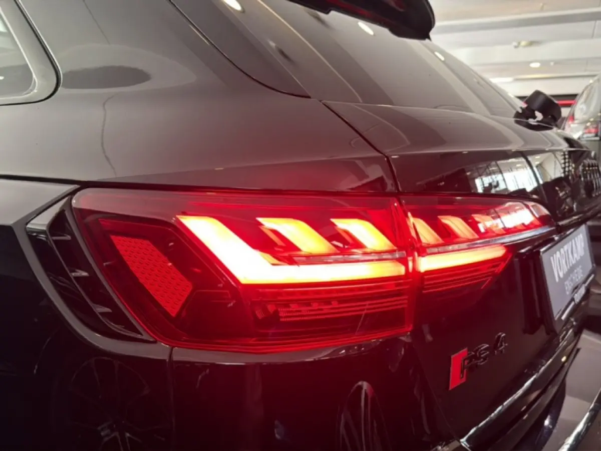Rs4 2.9 TFSI QUATTRO COMPETITION+ CARBON/TREKHAAK/PANO-DAK/CAMERA/B&O