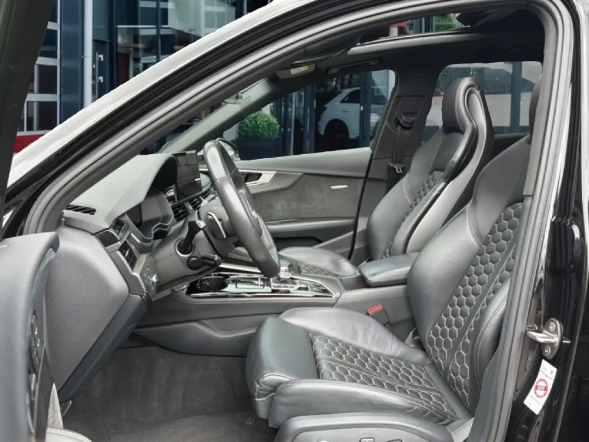 Rs4 2.9 TFSI QUATTRO COMPETITION+ CARBON/TREKHAAK/PANO-DAK/CAMERA/B&O