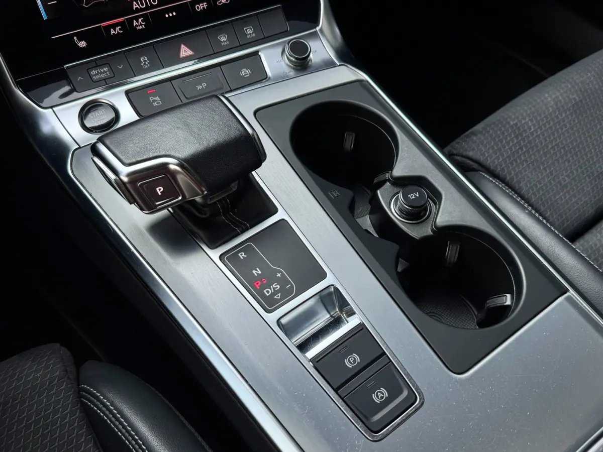 55 TFSI e quattro S-line | Matrix | Trekhaak | 360 | Carplay | 20 inch | Competition | Dealer onderhouden