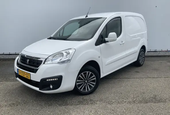 120 1.6 BlueHDi 100 L1 Premium Pack S&S Airco Cruise 3 Zits Trekhaak 1250 kg Alu Velg Euro 6 Export