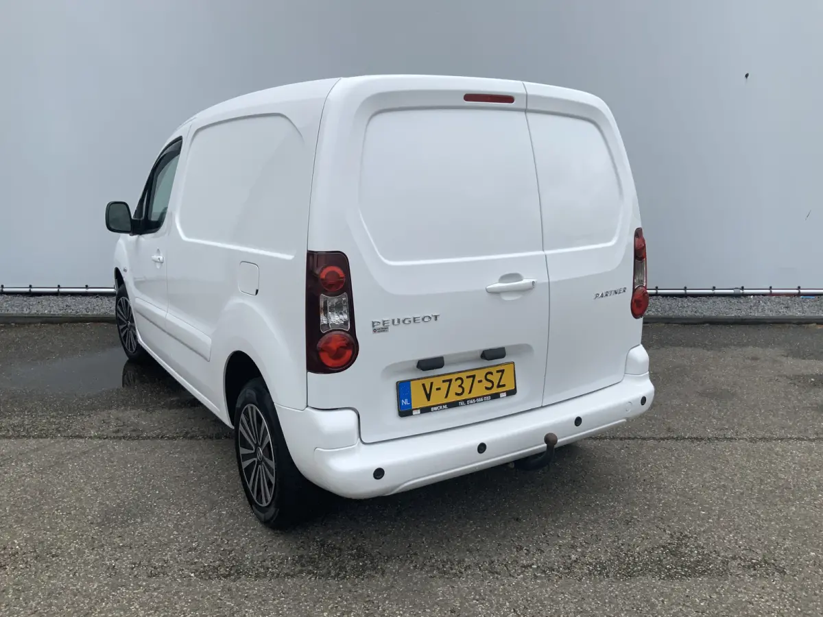 120 1.6 BlueHDi 100 L1 Premium Pack S&S Airco Cruise 3 Zits Trekhaak 1250 kg Alu Velg Euro 6 Export