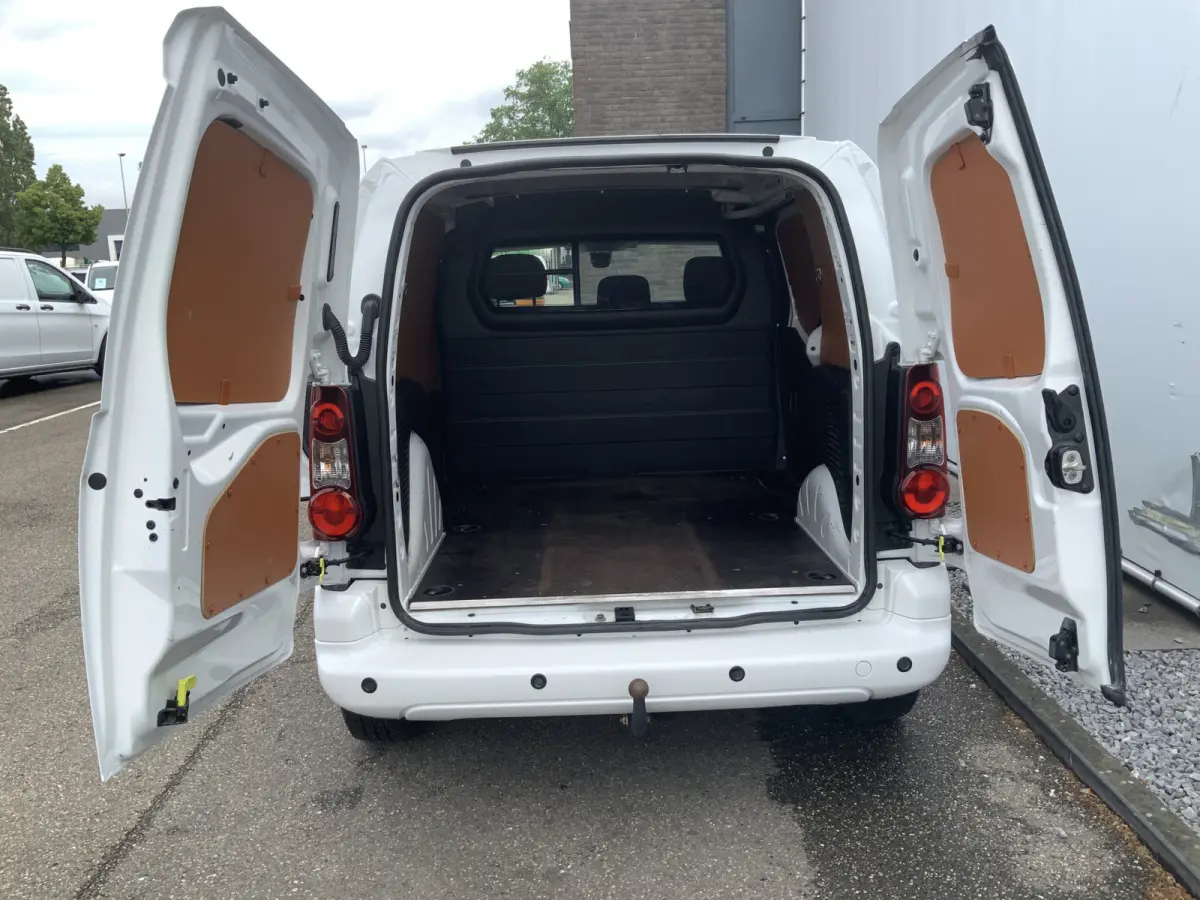 120 1.6 BlueHDi 100 L1 Premium Pack S&S Airco Cruise 3 Zits Trekhaak 1250 kg Alu Velg Euro 6 Export