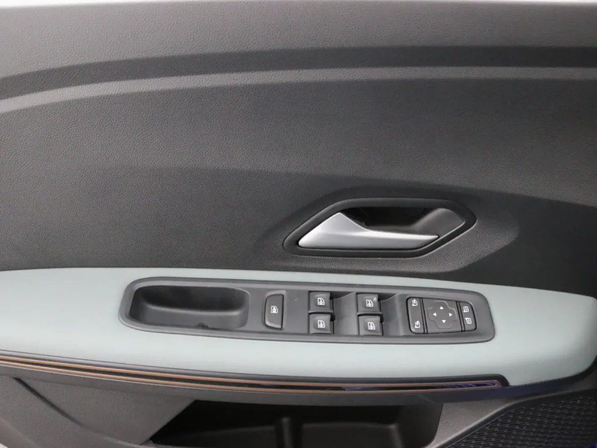 TCe 110 limited edition | Achteruitrijcamera | Cruise Control |