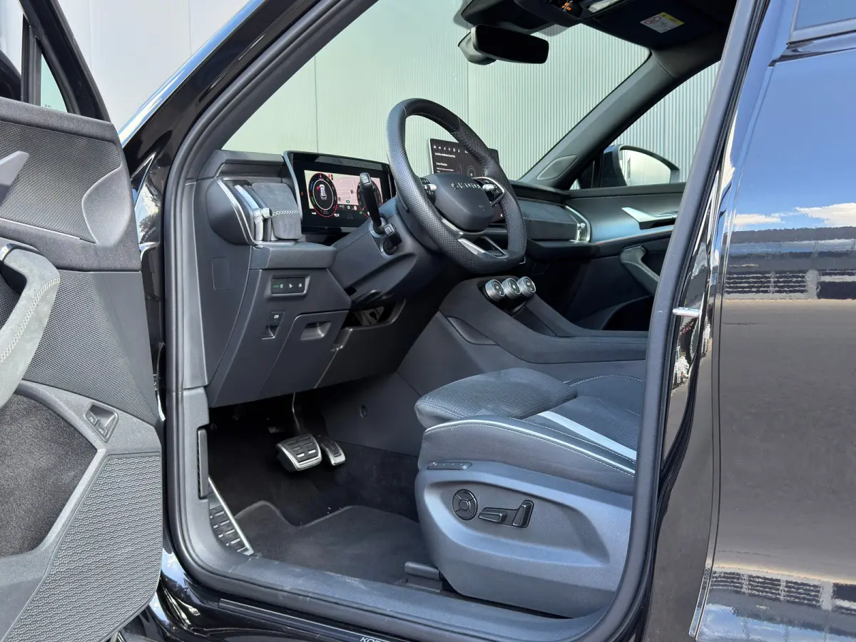 1.5 TSI PHEV 204pk Sportline Business | Adaptive Cruise | Dodehoeksensor | Bestuurdersstoel Elektrisch | Stuur & Stoelverwarming