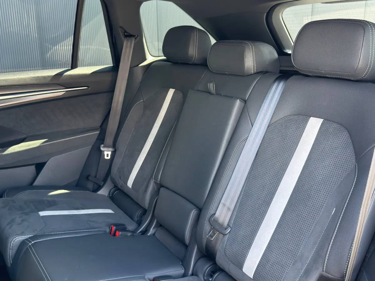 1.5 TSI PHEV 204pk Sportline Business | Adaptive Cruise | Dodehoeksensor | Bestuurdersstoel Elektrisch | Stuur & Stoelverwarming