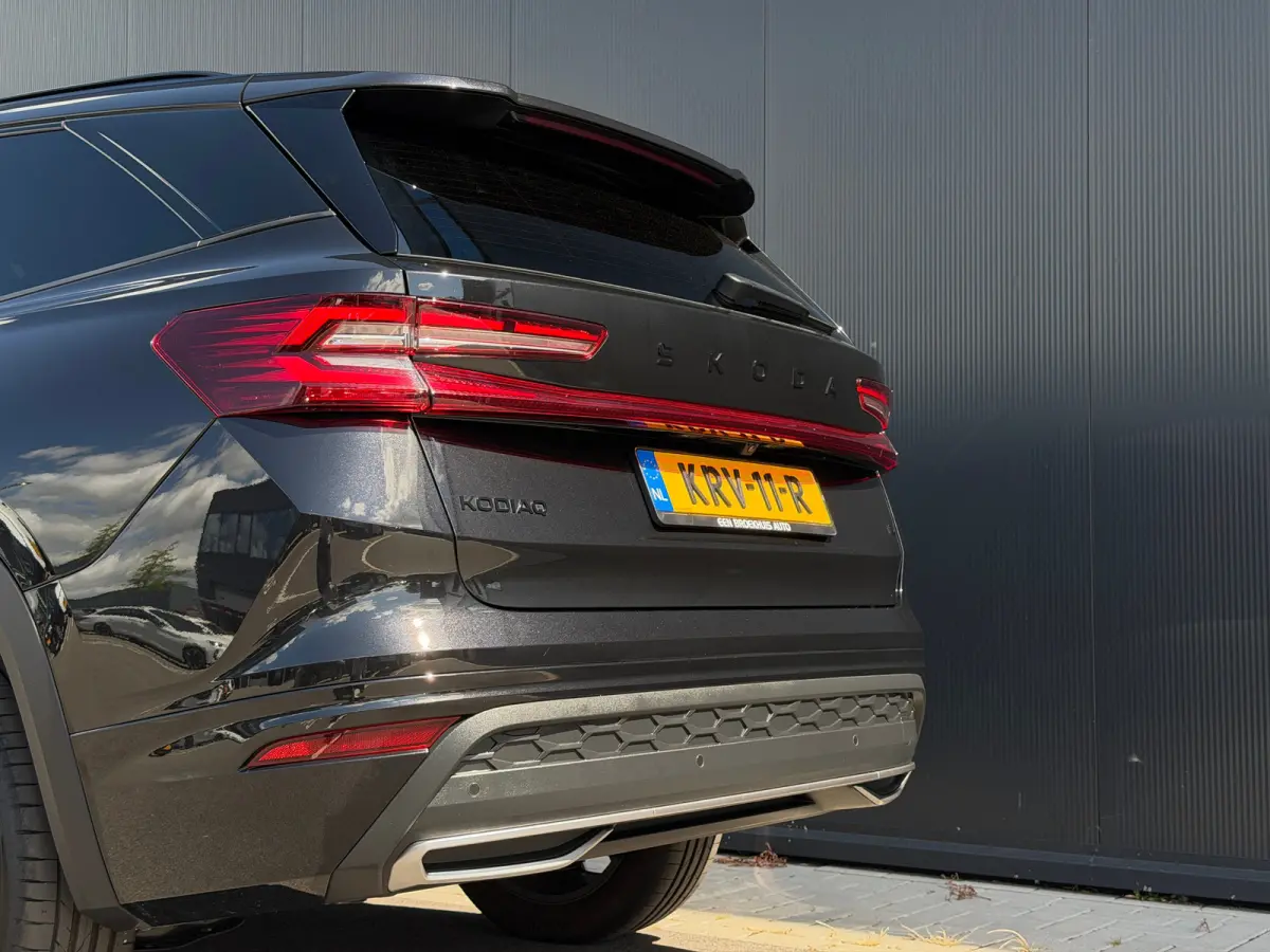 1.5 TSI PHEV 204pk Sportline Business | Adaptive Cruise | Dodehoeksensor | Bestuurdersstoel Elektrisch | Stuur & Stoelverwarming
