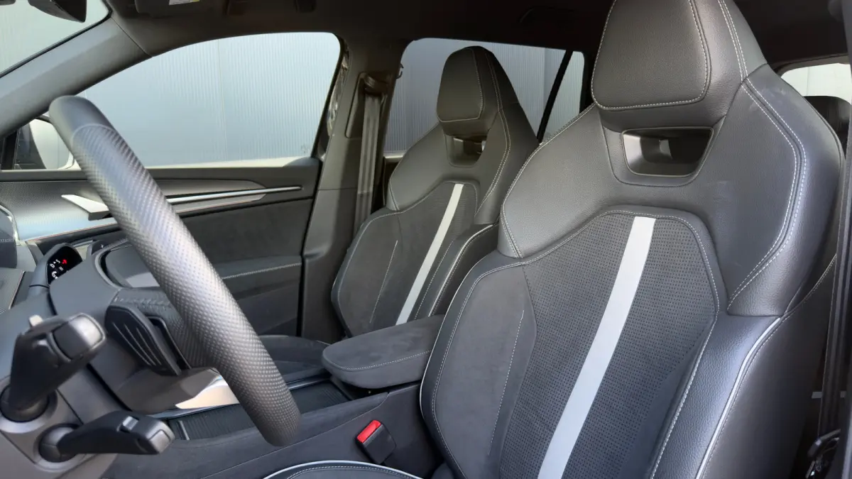 1.5 TSI PHEV 204pk Sportline Business | Adaptive Cruise | Dodehoeksensor | Bestuurdersstoel Elektrisch | Stuur & Stoelverwarming