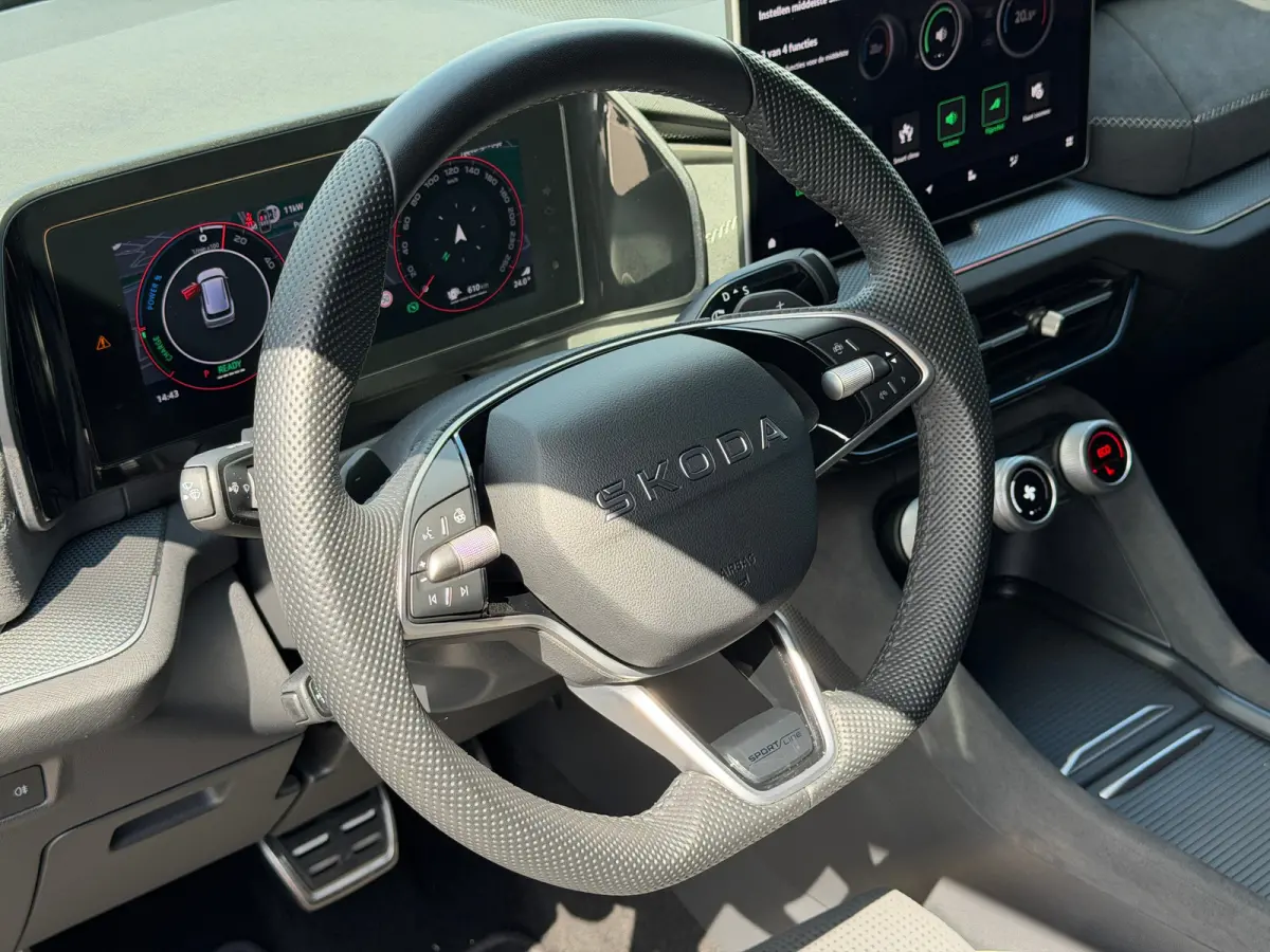 1.5 TSI PHEV 204pk Sportline Business | Adaptive Cruise | Dodehoeksensor | Bestuurdersstoel Elektrisch | Stuur & Stoelverwarming
