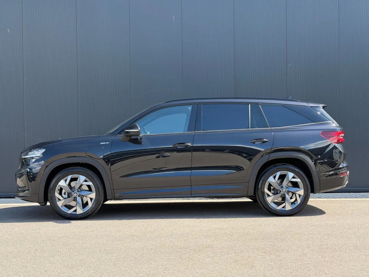 1.5 TSI PHEV 204pk Sportline Business | Adaptive Cruise | Dodehoeksensor | Bestuurdersstoel Elektrisch | Stuur & Stoelverwarming