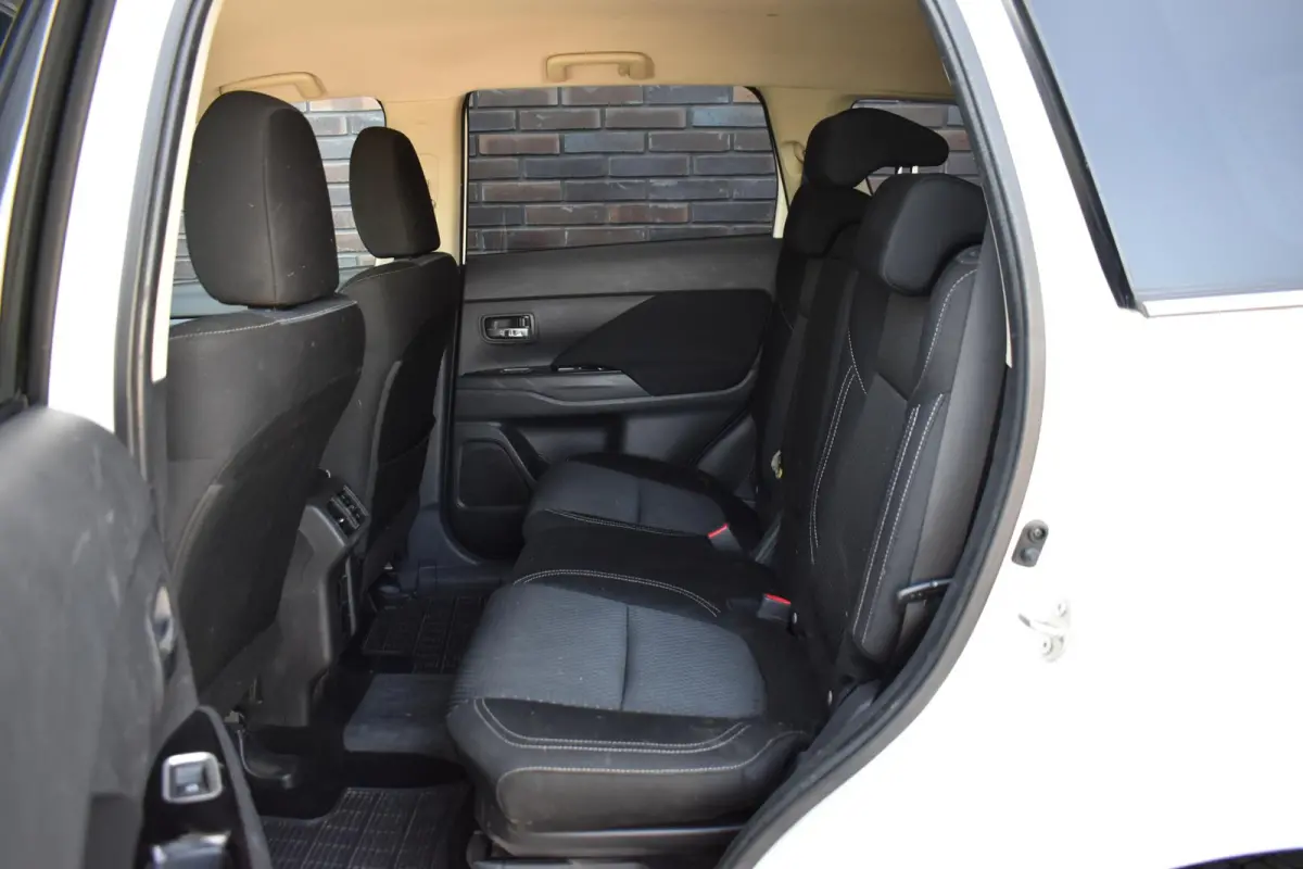 2.4 PHEV Pure