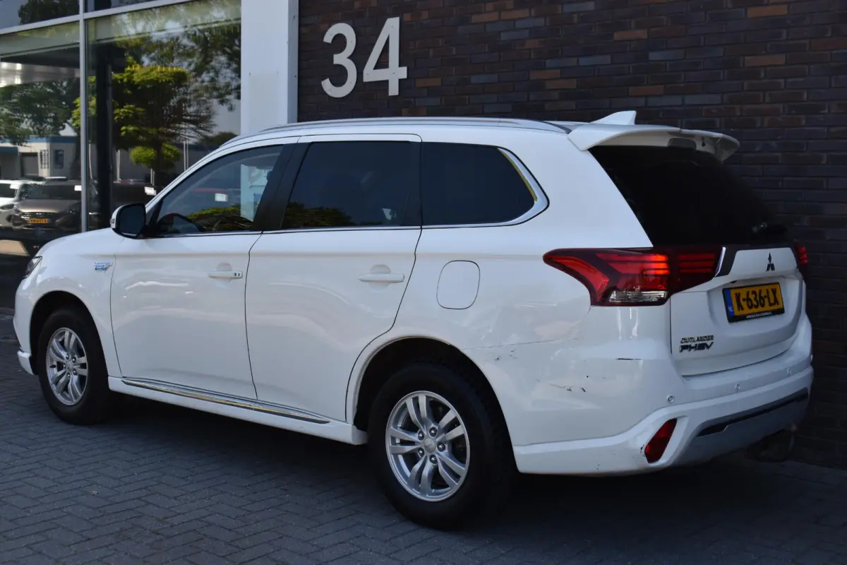 2.4 PHEV Pure