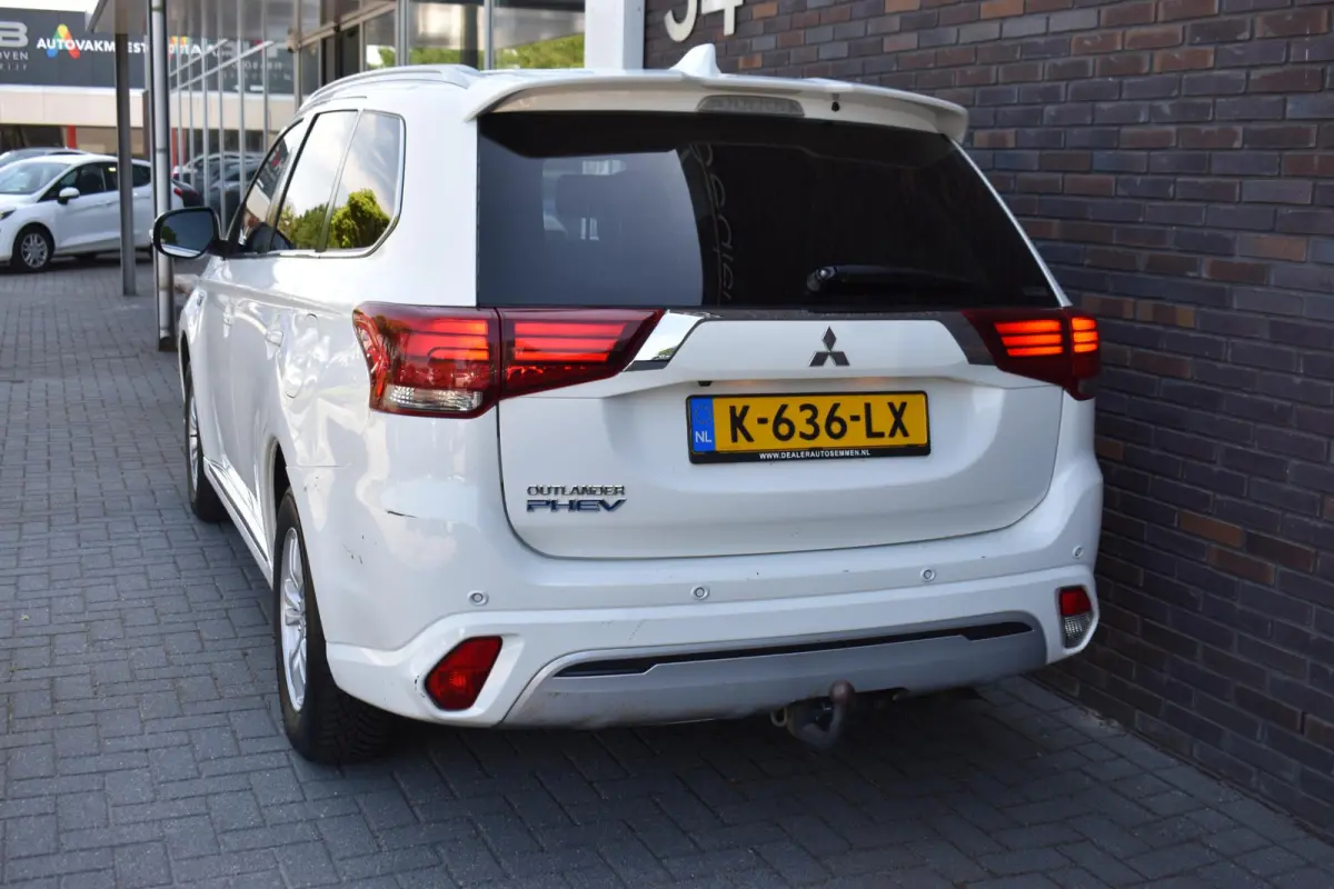 2.4 PHEV Pure