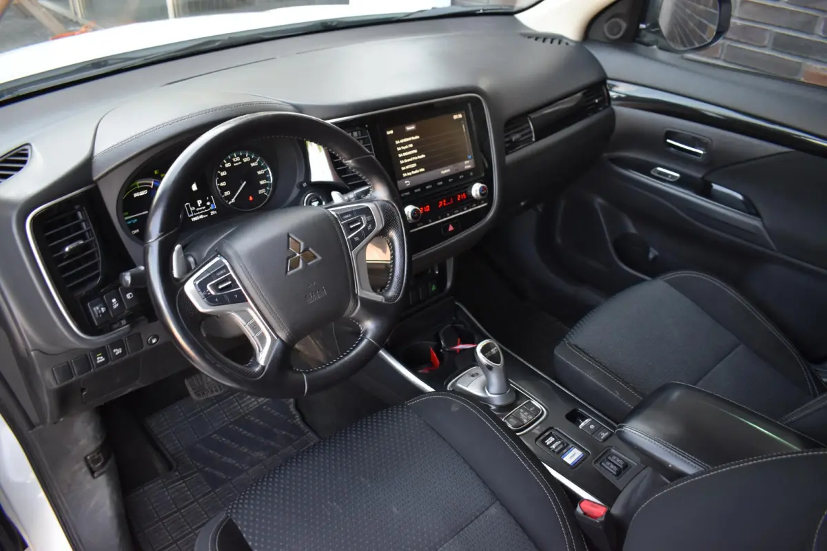 2.4 PHEV Pure