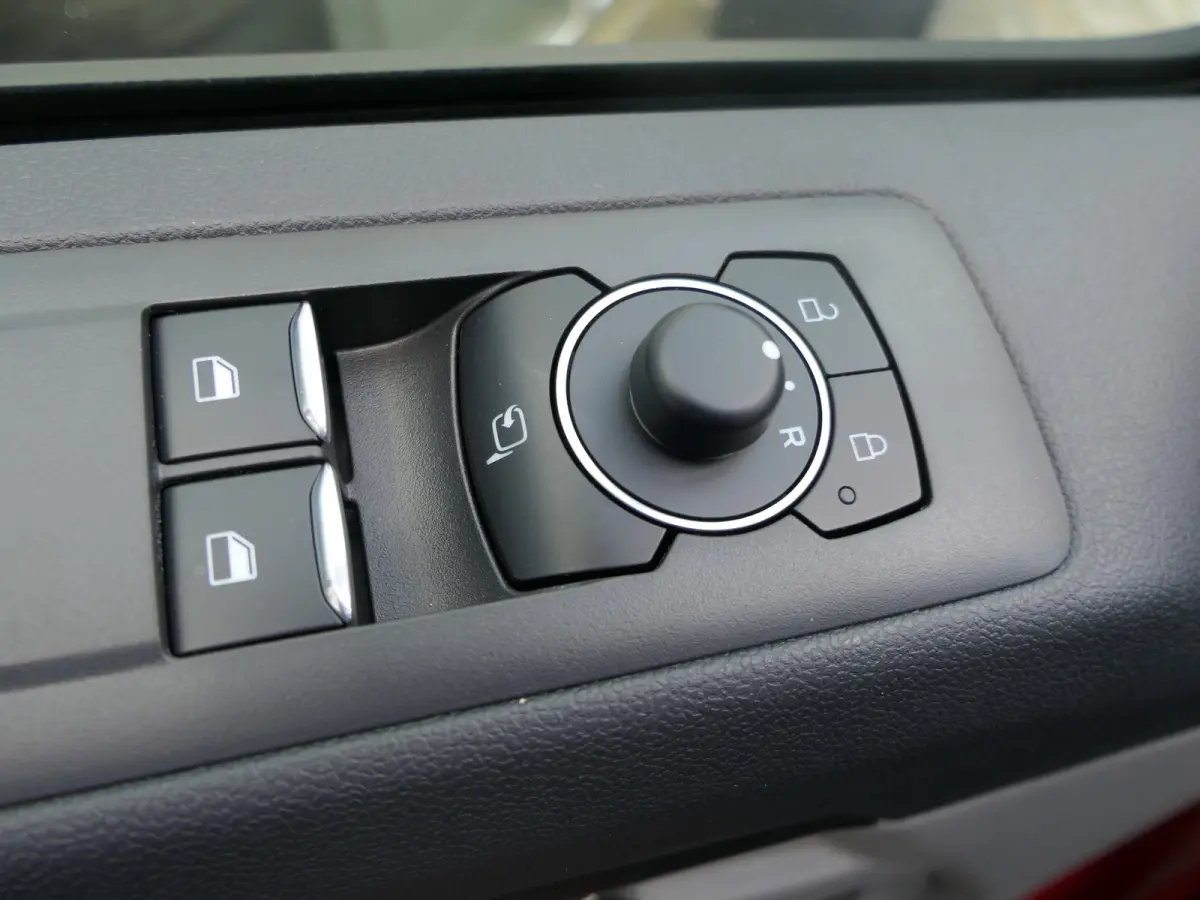 Tourneo 340 2.5 PHEV L2H1 Titanium X | Leder | Panoramdak | B&O Audio | BLIS | Adaptive Cruise | Adaptive LED | Elek. Stoelen |