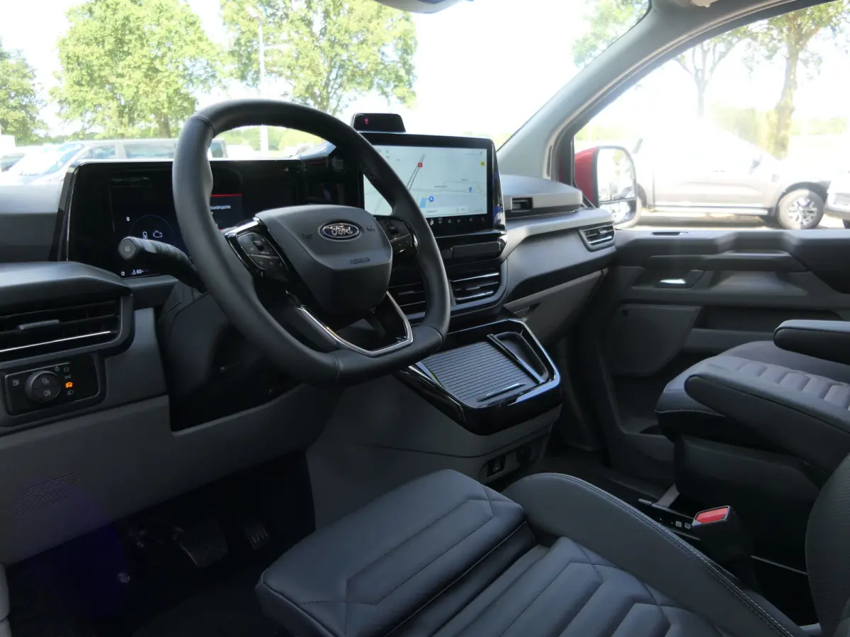 Tourneo 340 2.5 PHEV L2H1 Titanium X | Leder | Panoramdak | B&O Audio | BLIS | Adaptive Cruise | Adaptive LED | Elek. Stoelen |