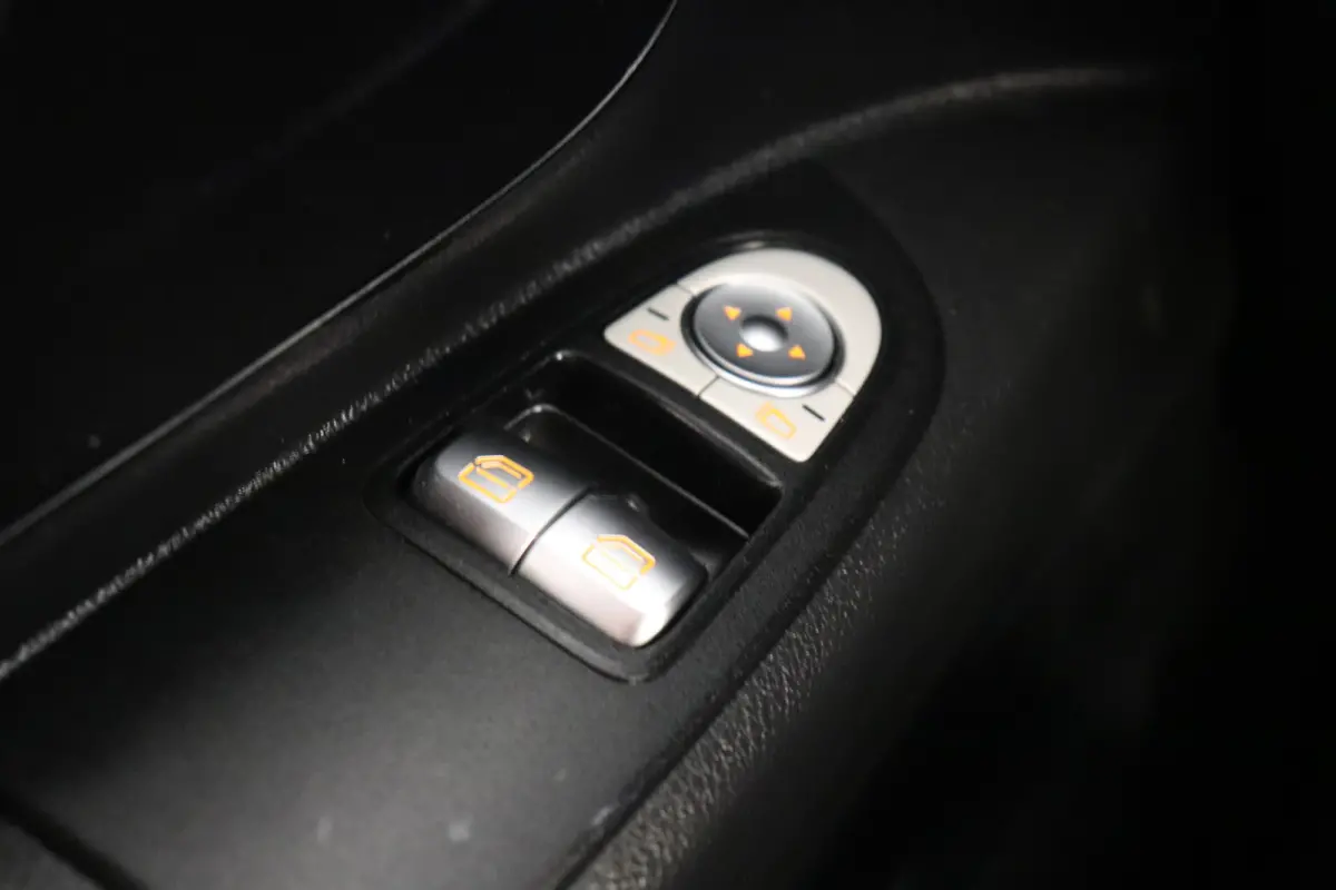 110 CDI Lang - EURO 6 - Airco - Camera - €14.900,- Excl.