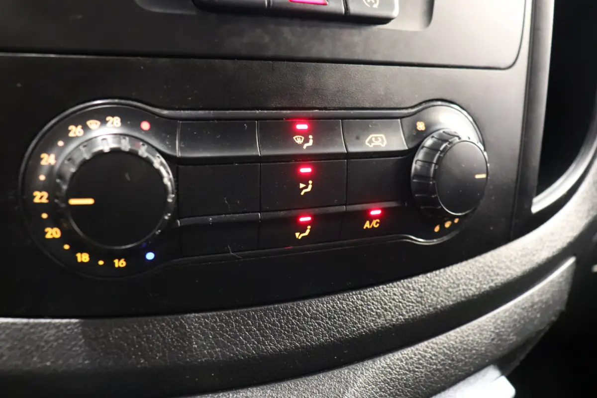 110 CDI Lang - EURO 6 - Airco - Camera - €14.900,- Excl.