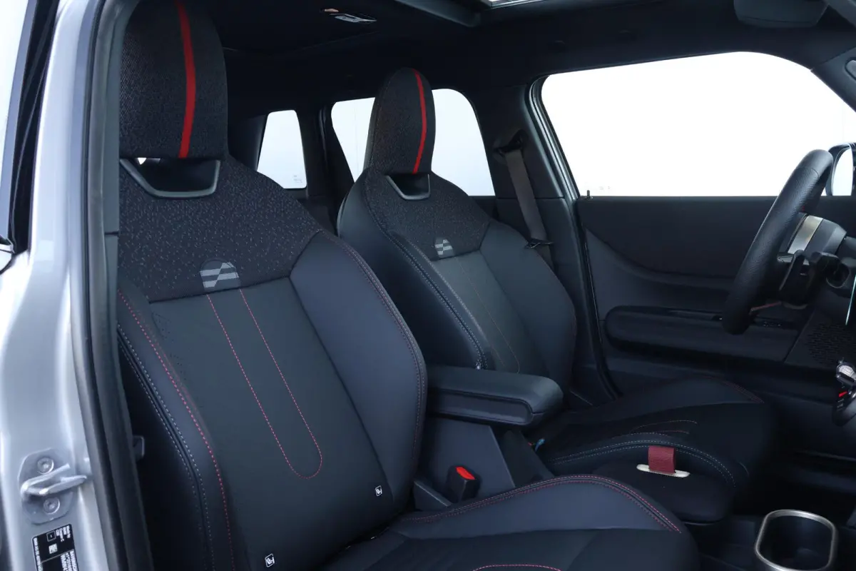 1.5 Cooper C John Cooper Works XL | Pano-dak | Harman Kardon | Elektrische stoelen met geheugen | Head-up display | Comfortacces | Stoelverwarming