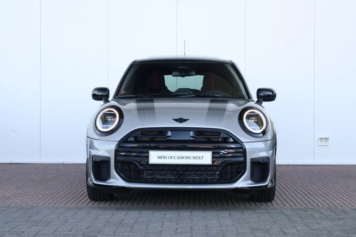 1.5 Cooper C John Cooper Works XL | Pano-dak | Harman Kardon | Elektrische stoelen met geheugen | Head-up display | Comfortacces | Stoelverwarming