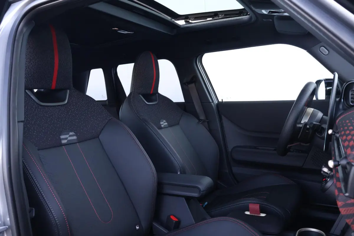 1.5 Cooper C John Cooper Works XL | Pano-dak | Harman Kardon | Elektrische stoelen met geheugen | Head-up display | Comfortacces | Stoelverwarming