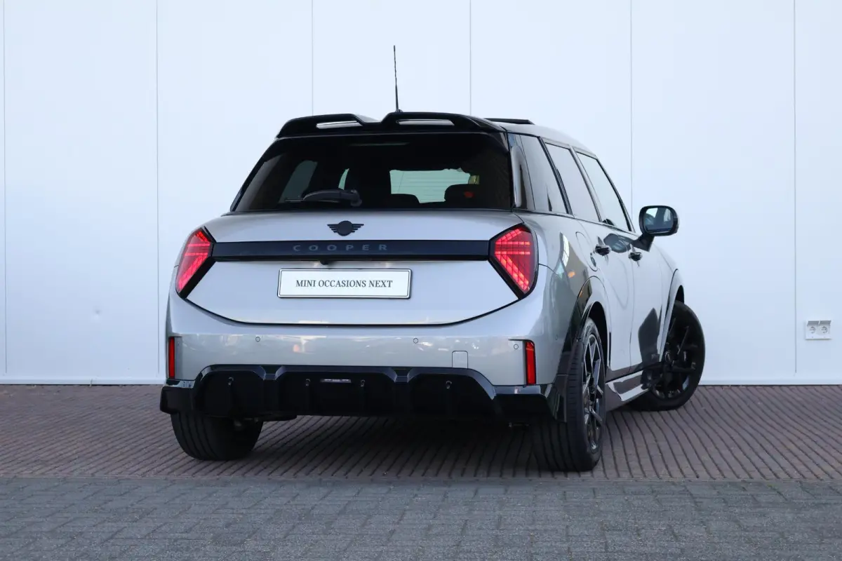 1.5 Cooper C John Cooper Works XL | Pano-dak | Harman Kardon | Elektrische stoelen met geheugen | Head-up display | Comfortacces | Stoelverwarming