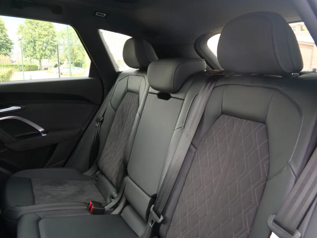 2.0 TFSI e-hybrid quattro S edition 299 Pk Automaat / NIEUW MODEL Navi / DAB / Camera's / Apple Carplay / Pano-dak