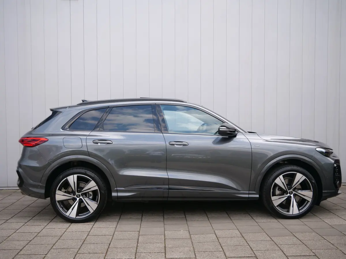 2.0 TFSI e-hybrid quattro S edition 299 Pk Automaat / NIEUW MODEL Navi / DAB / Camera's / Apple Carplay / Pano-dak