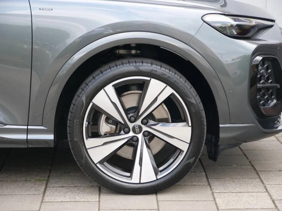 2.0 TFSI e-hybrid quattro S edition 299 Pk Automaat / NIEUW MODEL Navi / DAB / Camera's / Apple Carplay / Pano-dak