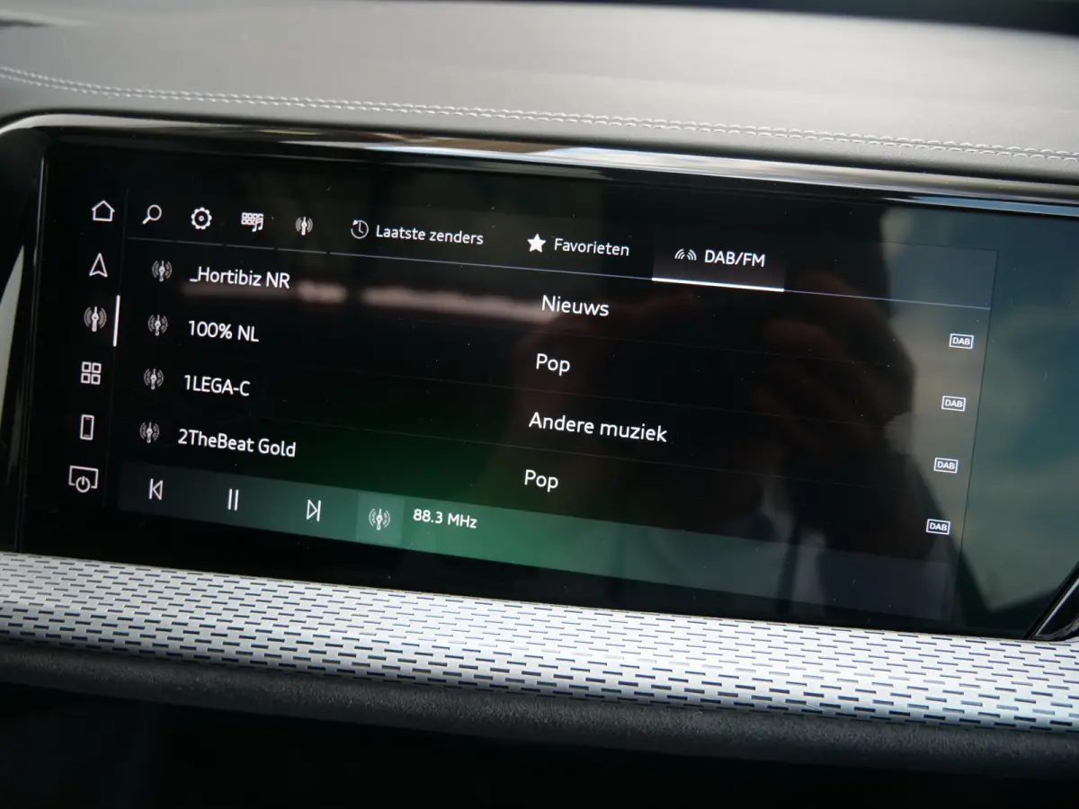 2.0 TFSI e-hybrid quattro S edition 299 Pk Automaat / NIEUW MODEL Navi / DAB / Camera's / Apple Carplay / Pano-dak