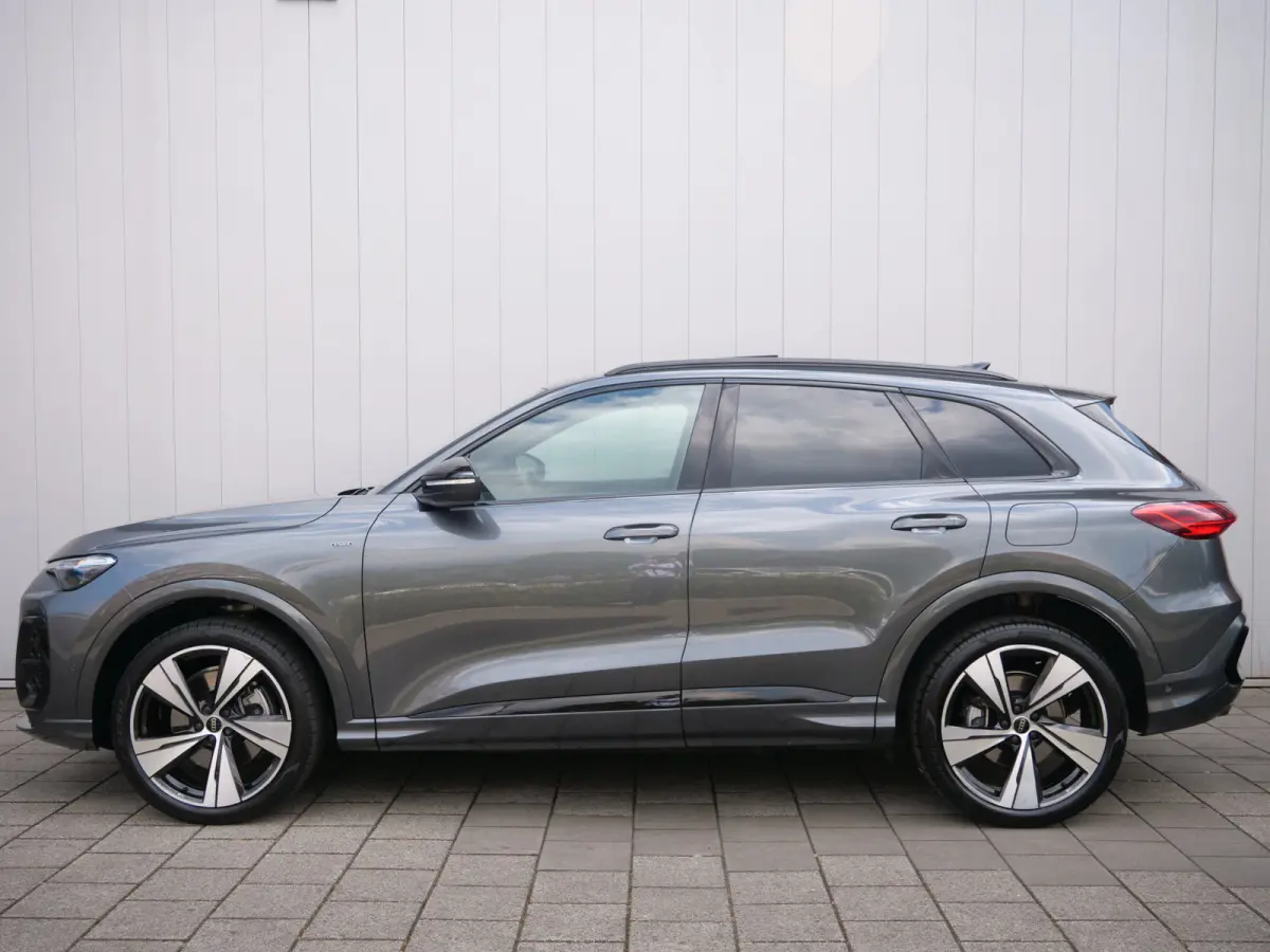 2.0 TFSI e-hybrid quattro S edition 299 Pk Automaat / NIEUW MODEL Navi / DAB / Camera's / Apple Carplay / Pano-dak