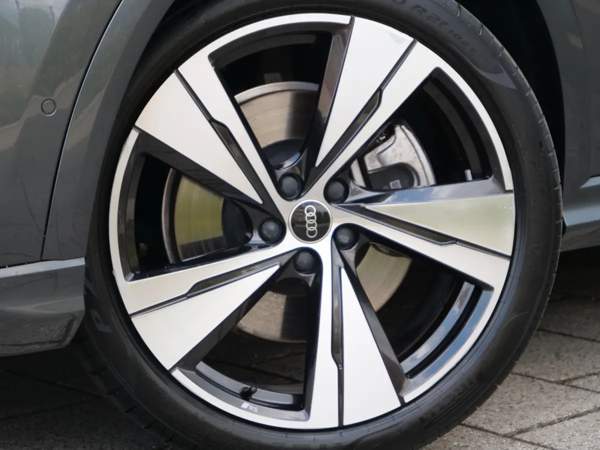 2.0 TFSI e-hybrid quattro S edition 299 Pk Automaat / NIEUW MODEL Navi / DAB / Camera's / Apple Carplay / Pano-dak