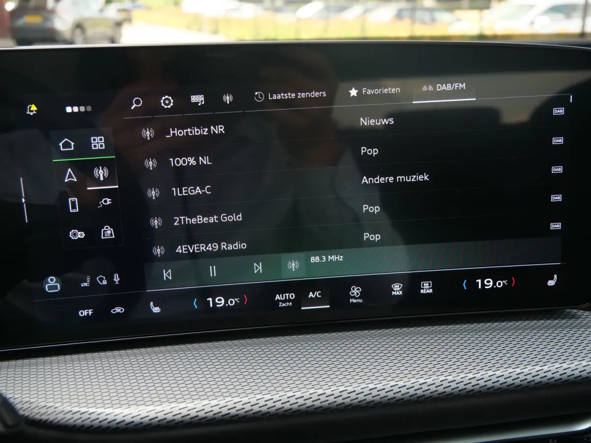 2.0 TFSI e-hybrid quattro S edition 299 Pk Automaat / NIEUW MODEL Navi / DAB / Camera's / Apple Carplay / Pano-dak