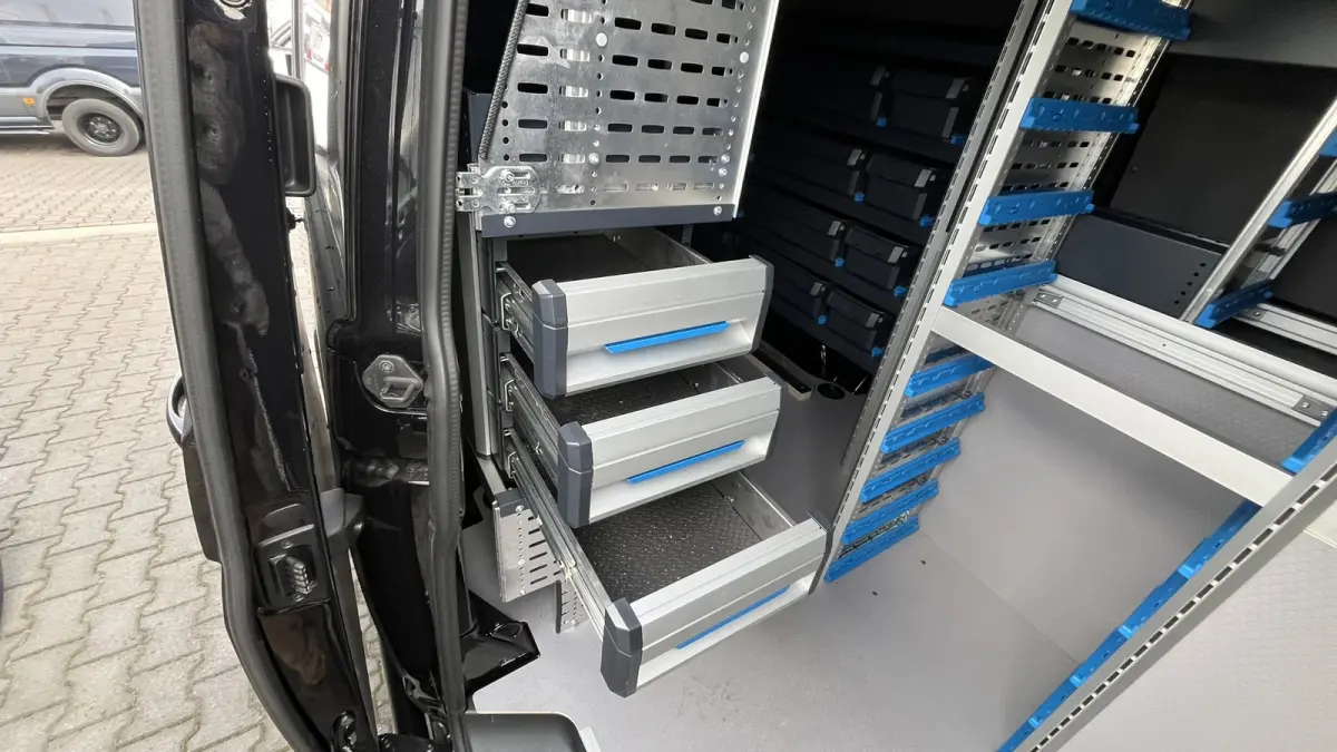 150 pk DSG Comfortline, Complete Sortimo inrichting, 17 LMV, bumpers en spiegels in kleur, omvormer