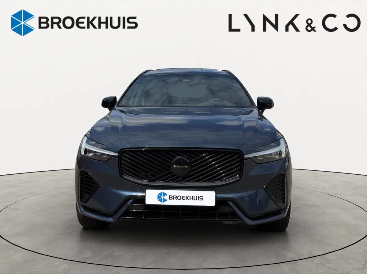 T6 Plug-in hybrid AWD Plus Black Edition | Trekhaak | 360 Camera | Panoramadak | Getint glas | Premium audio |