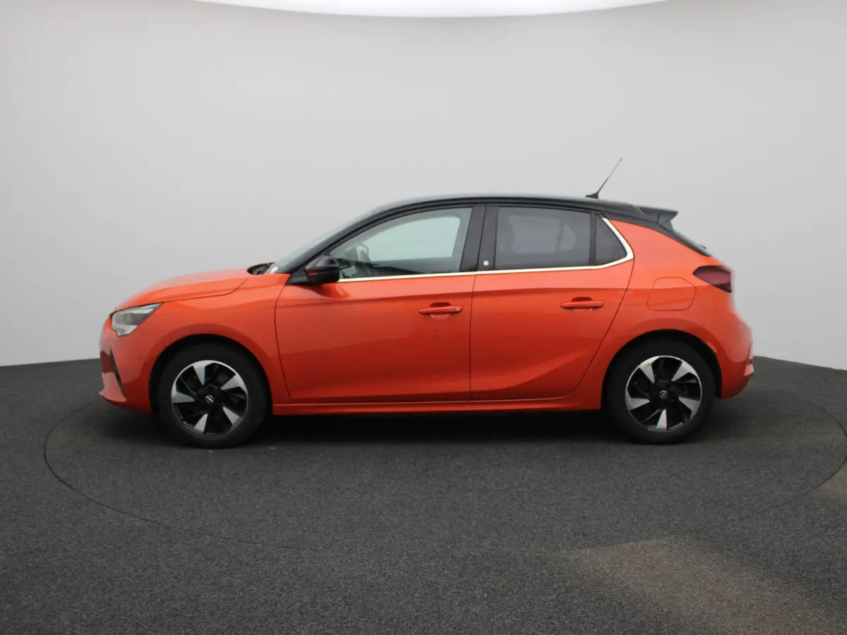 Auto Elegance | Apple Carplay / Android Auto | Achteruitrijcamera | Parkeersensoren |