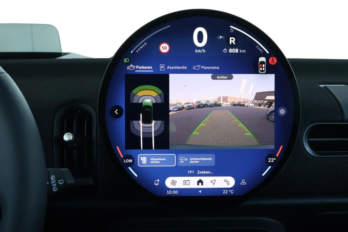 1.5 Cooper C Blackyard | Pano-dak | Harman Kardon | Elektrische stoelen met geheugen | Head-up display | Comfortacces | Stoelverwarming