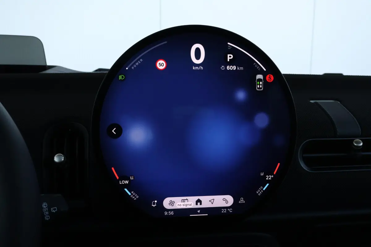 1.5 Cooper C Blackyard | Pano-dak | Harman Kardon | Elektrische stoelen met geheugen | Head-up display | Comfortacces | Stoelverwarming