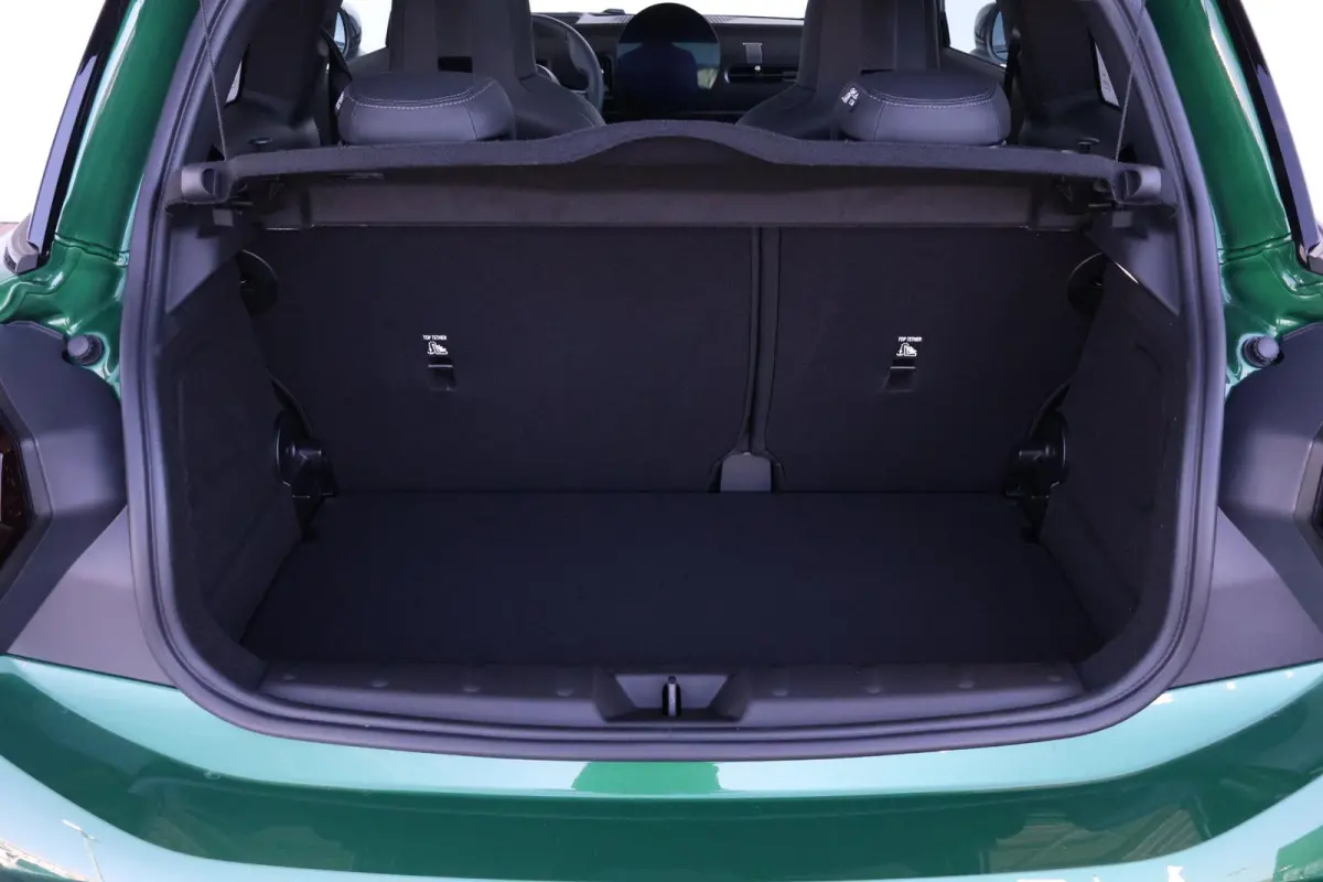 1.5 Cooper C Blackyard | Pano-dak | Harman Kardon | Elektrische stoelen met geheugen | Head-up display | Comfortacces | Stoelverwarming