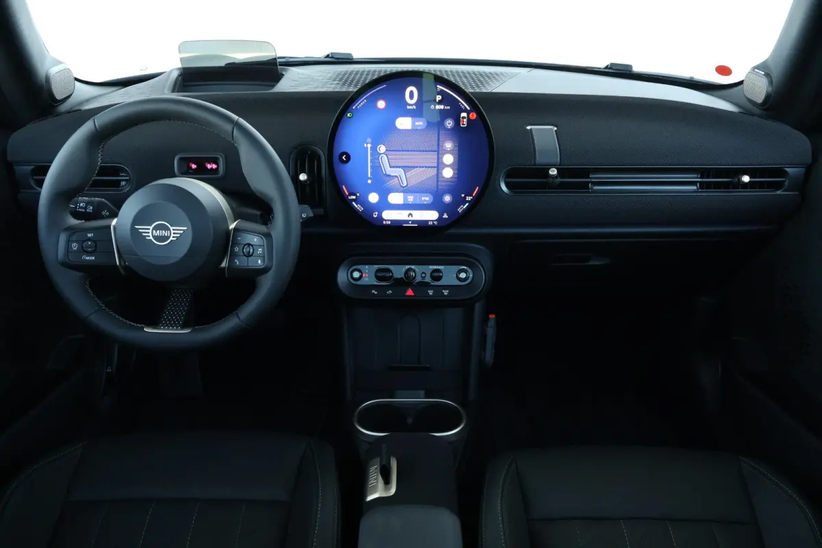 1.5 Cooper C Blackyard | Pano-dak | Harman Kardon | Elektrische stoelen met geheugen | Head-up display | Comfortacces | Stoelverwarming