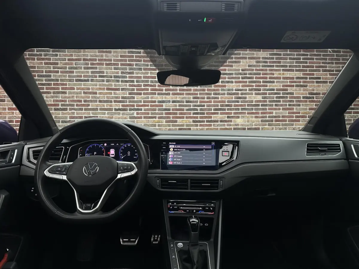 1.0 TSI R-Line Business IQ VIRTUAL PANORAMA DEALER GARANTIE 110PK