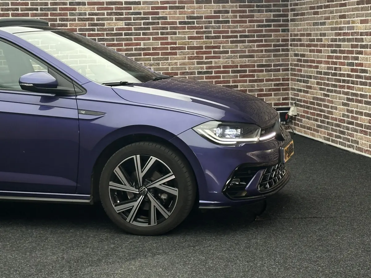 1.0 TSI R-Line Business IQ VIRTUAL PANORAMA DEALER GARANTIE 110PK
