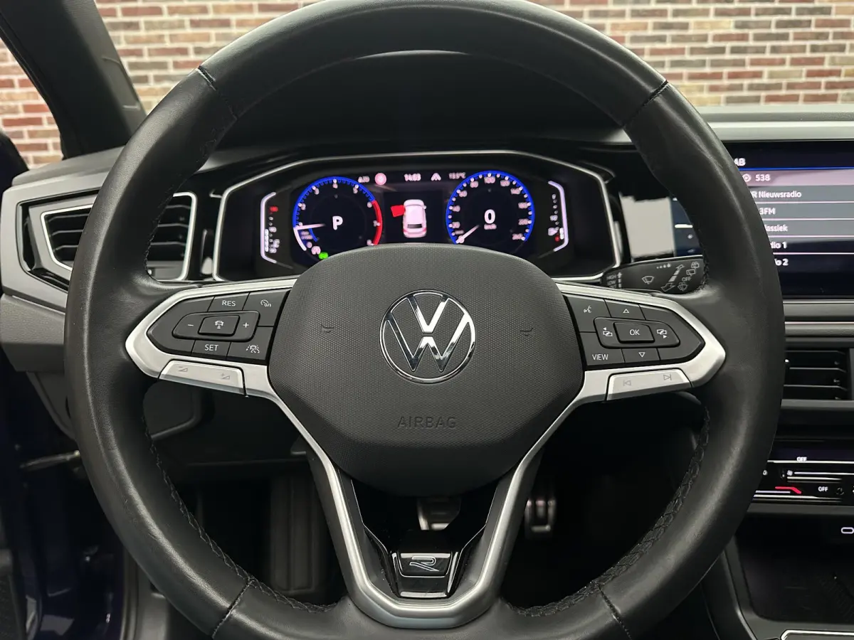 1.0 TSI R-Line Business IQ VIRTUAL PANORAMA DEALER GARANTIE 110PK