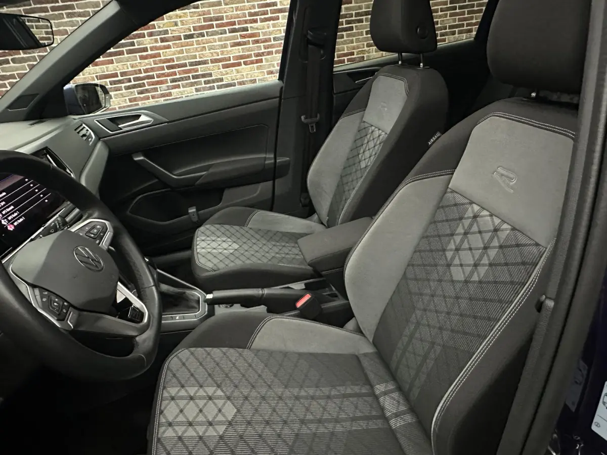 1.0 TSI R-Line Business IQ VIRTUAL PANORAMA DEALER GARANTIE 110PK